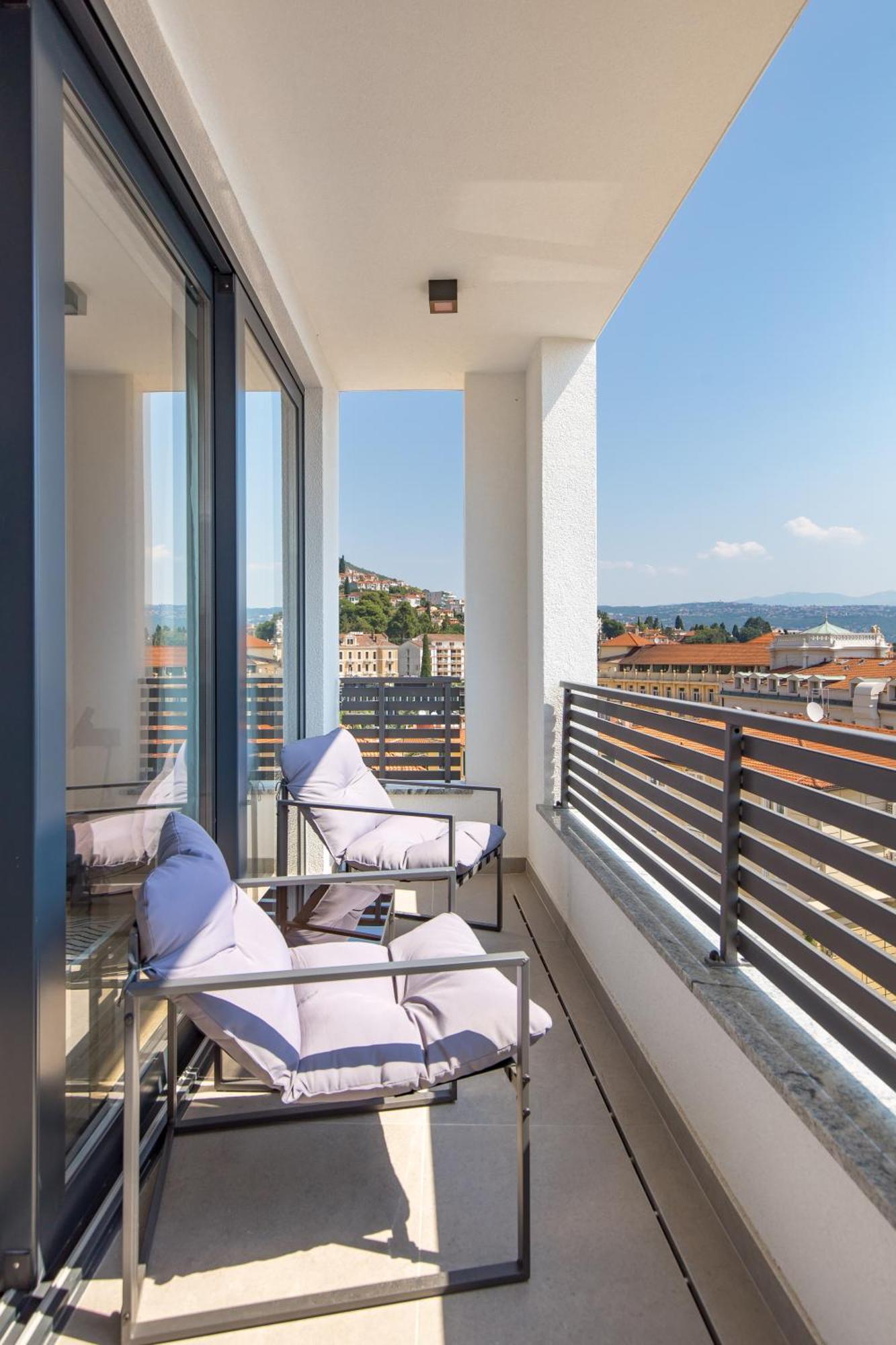 Belinda Apartments With Balcony & Private Parking Opatija Exterior foto